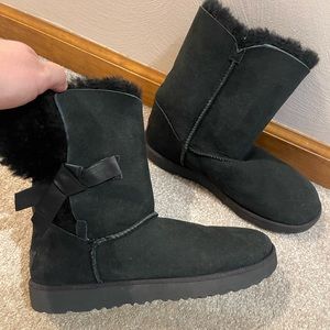 NEW, never worn. Size 10 Bailey Button Bow UGGS